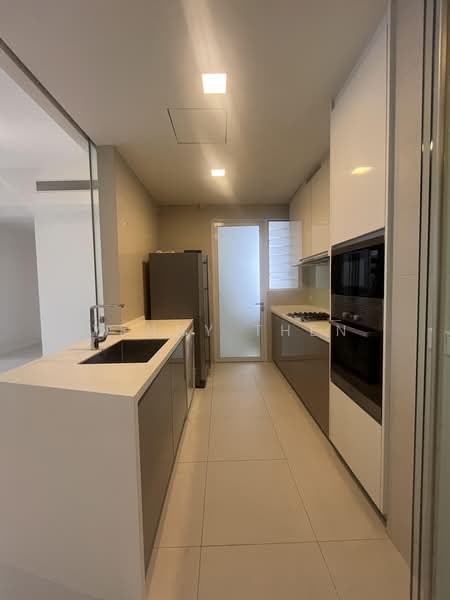 d'Leedon (Former Farrer Court), 5 Leedon Heights, 4 Bedrooms, 1,711 sqft, Condominium For Sale, by Yenny Then, 500194578 - Kitchen - PropertyGuru.com.sg