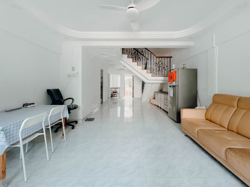 340 Jurong East Avenue 1, 340 Jurong East Avenue 1, 4 Bedrooms, 1,506 sqft, HDB Flat For Sale, by Benji Chia, 500194580 - Living Room - PropertyGuru.com.sg