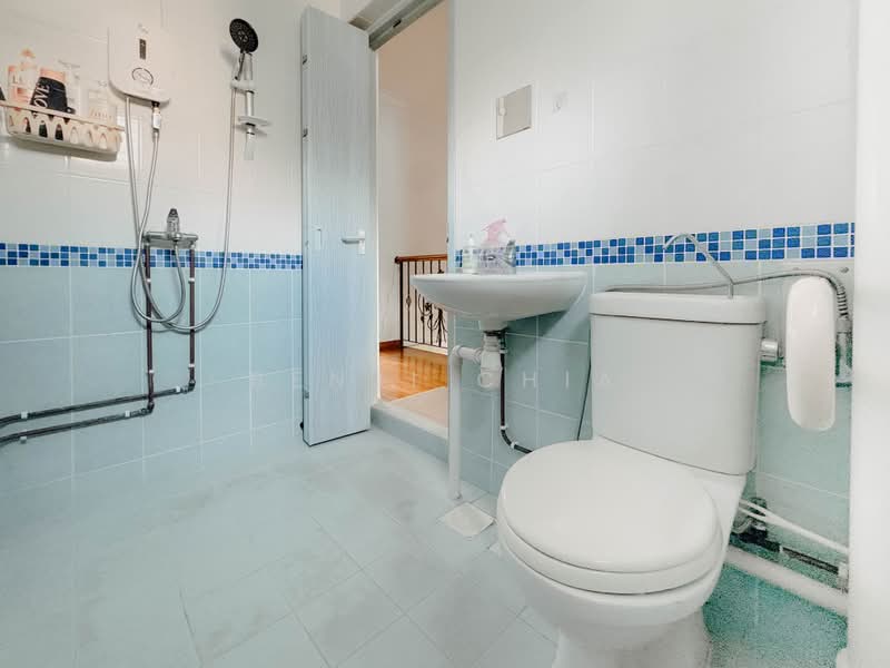 340 Jurong East Avenue 1, 340 Jurong East Avenue 1, 4 Bedrooms, 1,506 sqft, HDB Flat For Sale, by Benji Chia, 500194580 - Bathroom - PropertyGuru.com.sg