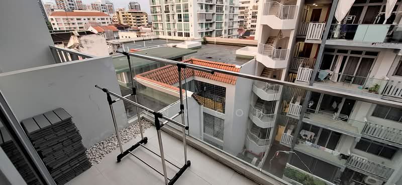 La Fleur, 8 Lorong 26 Geylang, 1 Bedroom, 420 sqft, Condominium For Rent, by Lynn Goh, 500194581 - Balcony - PropertyGuru.com.sg