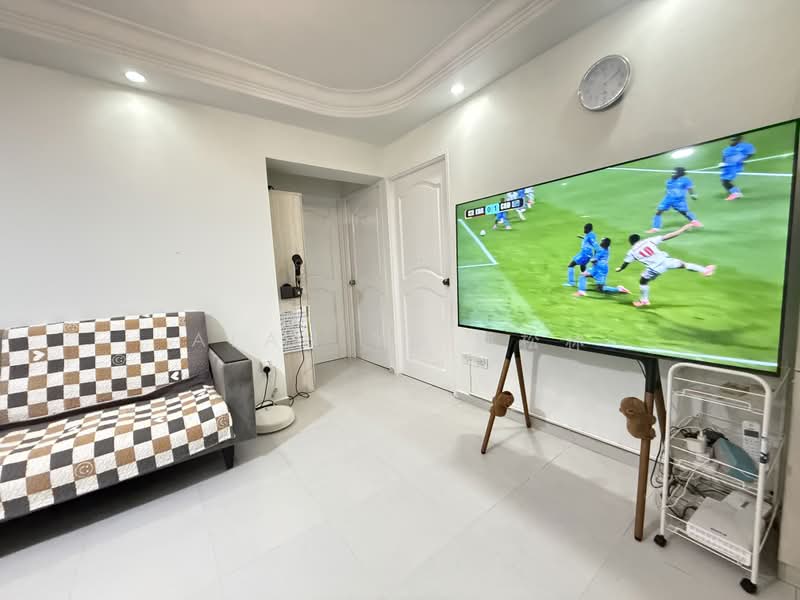 688C Choa Chu Kang Crescent, 688C Choa Chu Kang Crescent, 3 Bedrooms, 969 sqft, HDB Flat For Sale, by Alan Yu 郁松林, 500194607 - Living Room - PropertyGuru.com.sg