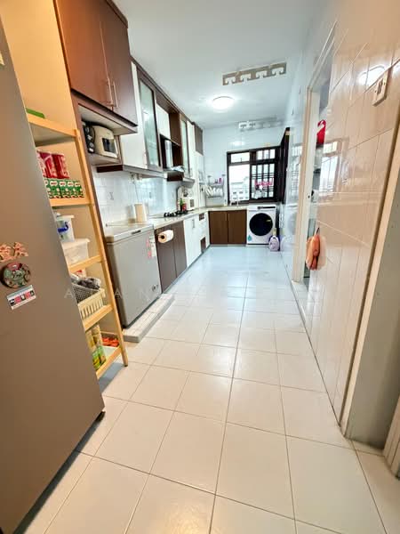 688C Choa Chu Kang Crescent, 688C Choa Chu Kang Crescent, 3 Bedrooms, 969 sqft, HDB Flat For Sale, by Alan Yu 郁松林, 500194607 - Kitchen - PropertyGuru.com.sg