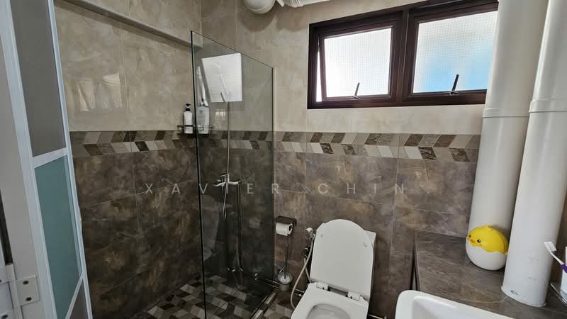 280 Toh Guan Road, 280 Toh Guan Road, 3 Bedrooms, 969 sqft, HDB Flat For Sale, by Xavier Chin, 500194611 - Bathroom - PropertyGuru.com.sg