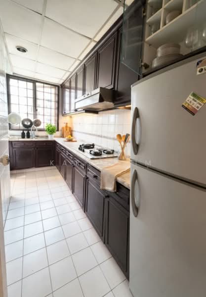 Orchid Park Condominium, 95 Yishun Street 81, 3 Bedrooms, 872 sqft, Condominium For Sale, by Karen Lim, 500194613 - Kitchen - PropertyGuru.com.sg