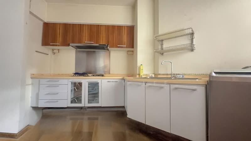 132 Edgedale Plains, 132 Edgedale Plains, 3 Bedrooms, 1,194 sqft, HDB Flat For Rent, by Kenny Lee, 500194620 - Kitchen - PropertyGuru.com.sg
