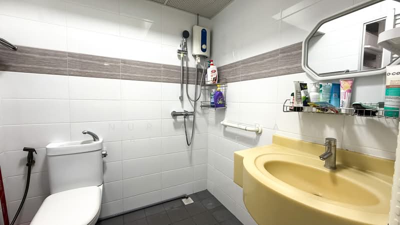 338B Anchorvale Crescent, 338B Anchorvale Crescent, 4 Bedrooms, 1,292 sqft, HDB Flat For Sale, by Nur Ameera Asyikeen, 500194629 - Bathroom - PropertyGuru.com.sg