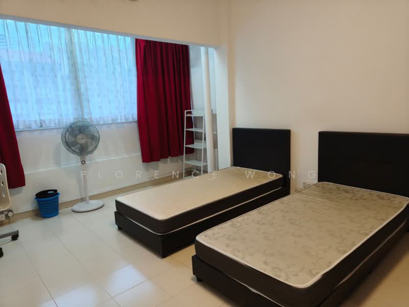 ORCHARD CORNER TERRACE, Hoot Kiam / River valley/ orchard, 5 Bedrooms, 2,400 sqft, Terraced House For Sale, by Florence Wong, 500194640 - Bedroom - PropertyGuru.com.sg