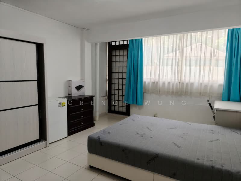 ORCHARD CORNER TERRACE, Hoot Kiam / River valley/ orchard, 5 Bedrooms, 2,400 sqft, Terraced House For Sale, by Florence Wong, 500194640 - Bedroom - PropertyGuru.com.sg