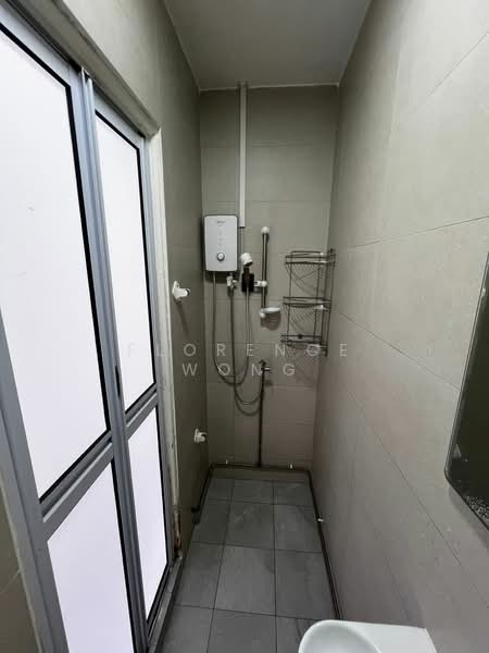ORCHARD CORNER TERRACE, Hoot Kiam / River valley/ orchard, 5 Bedrooms, 2,400 sqft, Terraced House For Sale, by Florence Wong, 500194640 - Bathroom - PropertyGuru.com.sg