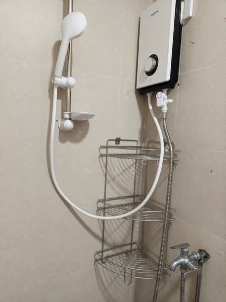 ORCHARD CORNER TERRACE, Hoot Kiam / River valley/ orchard, 5 Bedrooms, 2,400 sqft, Terraced House For Sale, by Florence Wong, 500194640 - Bathroom - PropertyGuru.com.sg