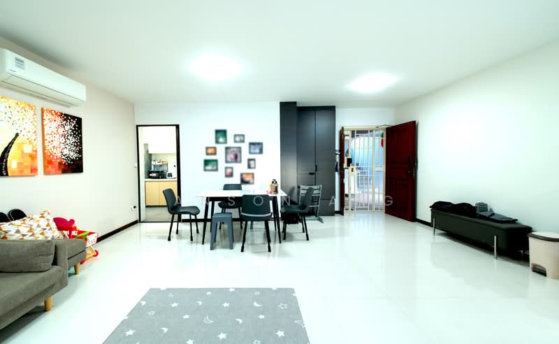 207C Compassvale Lane, 207C Compassvale Lane, 3 Bedrooms, 1,184 sqft, HDB Flat For Sale, by Janson Ang, 500194642 - Living Room - PropertyGuru.com.sg