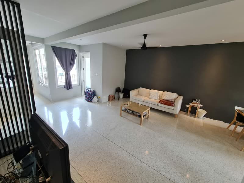 Rare Greenwood/ Hillcrest 2 Bed, Greenwood Avenue, 2 Bedrooms, 1,127 sqft, Walk-up Apartment For Sale, by Susan Prior, 500194647 - Living Room - PropertyGuru.com.sg