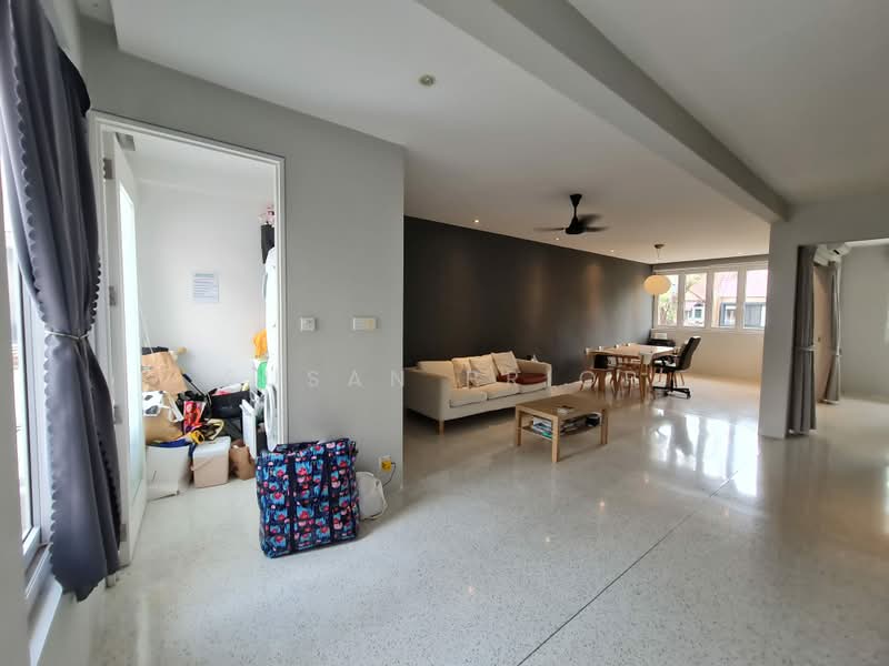 Rare Greenwood/ Hillcrest 2 Bed, Greenwood Avenue, 2 Bedrooms, 1,127 sqft, Walk-up Apartment For Sale, by Susan Prior, 500194647 - Living Room - PropertyGuru.com.sg