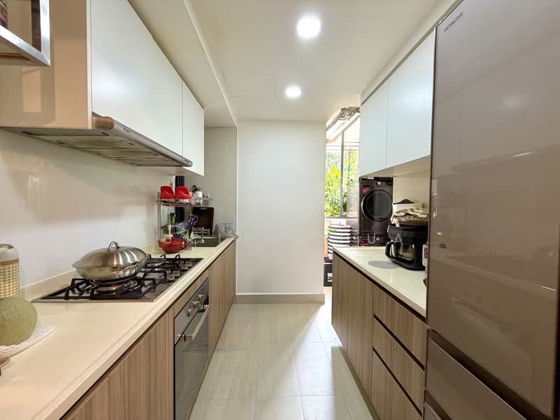Hundred Palms Residences, 264 Yio Chu Kang Road, 4 Bedrooms, 1,324 sqft, Executive Condominium For Sale, by Lucius Chua, 500194658 - Kitchen - PropertyGuru.com.sg