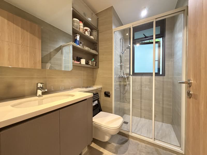 Hundred Palms Residences, 264 Yio Chu Kang Road, 4 Bedrooms, 1,324 sqft, Executive Condominium For Sale, by Lucius Chua, 500194658 - Bathroom - PropertyGuru.com.sg