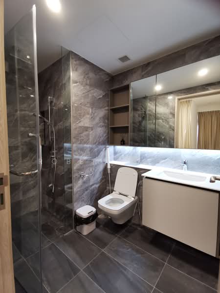 Sengkang Grand Residences, 74 Compassvale Bow, 2 Bedrooms, 764 sqft, Condominium For Sale, by Robert Khan, 500194662 - Bathroom - PropertyGuru.com.sg