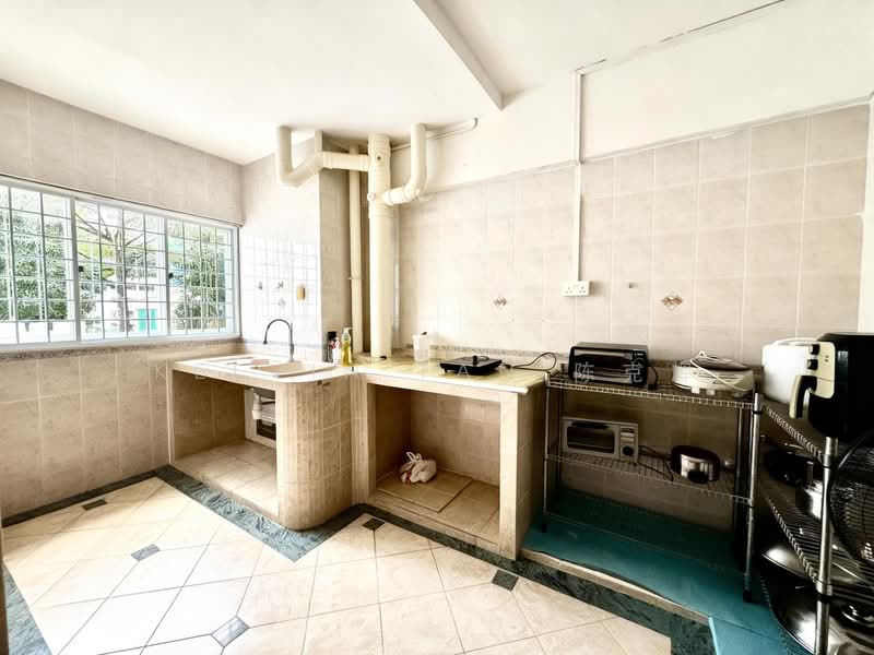 340 Jurong East Avenue 1, 340 Jurong East Avenue 1, 4 Bedrooms, 1,506 sqft, HDB Flat For Sale, by Kelvin Tan 陈克辉, 500194682 - Kitchen - PropertyGuru.com.sg