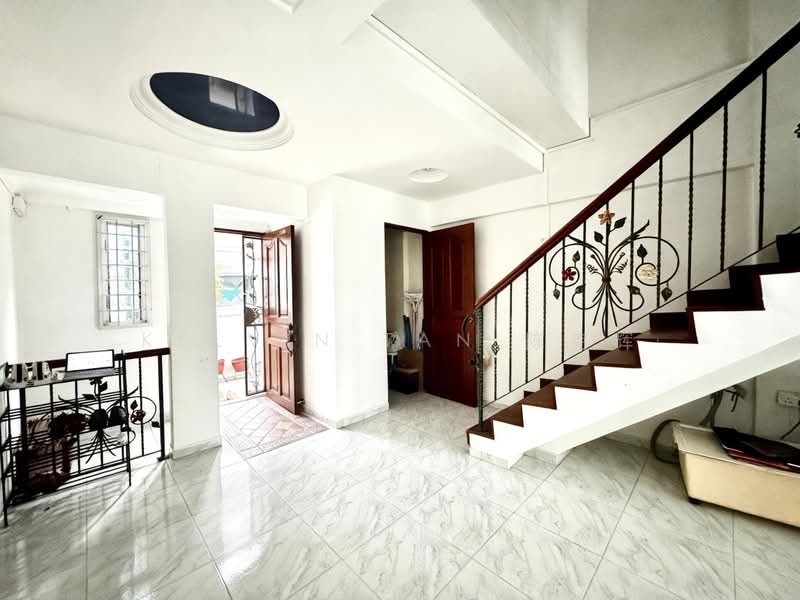 340 Jurong East Avenue 1, 340 Jurong East Avenue 1, 4 Bedrooms, 1,506 sqft, HDB Flat For Sale, by Kelvin Tan 陈克辉, 500194682 - Entrance - PropertyGuru.com.sg