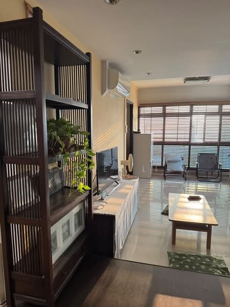 1 Pine Close, 1 Pine Close, 3 Bedrooms, 1,185 sqft, HDB Flat For Sale, by Jeffrey Liew, 500194685 - Living Room - PropertyGuru.com.sg