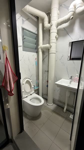 110A Punggol Field, 110A Punggol Field, Room Rental, 100 sqft, HDB Flat For Rent, by Chris Chua, 500194694 - Bathroom - PropertyGuru.com.sg