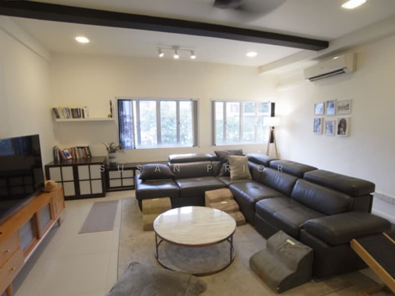 Tiong Bahru 1300 sq ft, Tiong Bahru Road, 2 Bedrooms, 1,300 sqft, Conservation House For Sale, by Susan Prior, 500194698 - Living Room - PropertyGuru.com.sg
