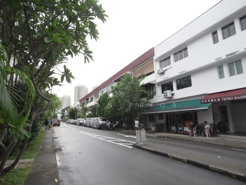 Tiong Bahru 1300 sq ft, Tiong Bahru Road, 2 Bedrooms, 1,300 sqft, Conservation House For Sale, by Susan Prior, 500194698 - Exterior - PropertyGuru.com.sg