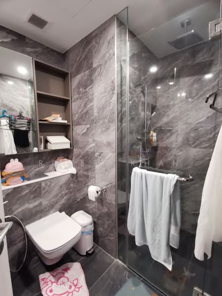 Sengkang Grand Residences, 74 Compassvale Bow, 2 Bedrooms, 732 sqft, Condominium For Sale, by Robert Khan, 500194706 - Bathroom - PropertyGuru.com.sg