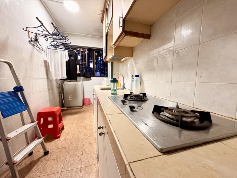 18 Upper Boon Keng Road, 18 Upper Boon Keng Road, 3 Bedrooms, 700 sqft, HDB Flat For Rent, by Varien Thang Toon Lim, 500194720 - Kitchen - PropertyGuru.com.sg