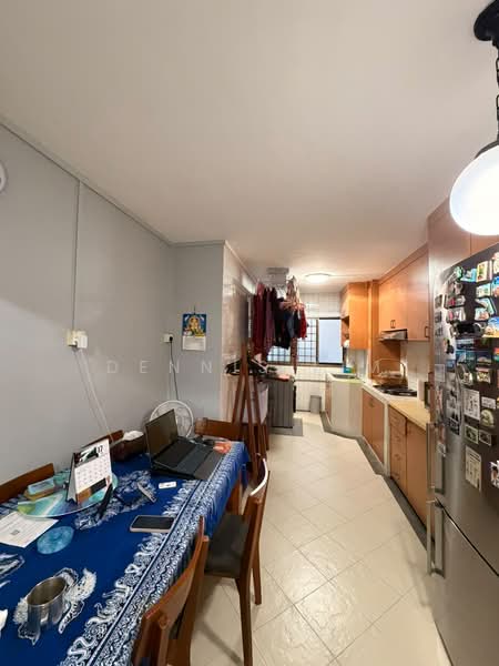 329 Jurong East Avenue 1, 329 Jurong East Avenue 1, 2 Bedrooms, 796 sqft, HDB Flat For Sale, by Dennis Lim, 500194735 - Kitchen - PropertyGuru.com.sg