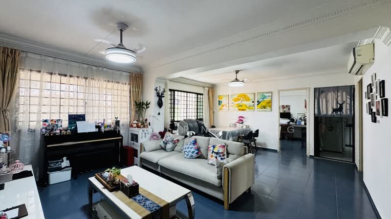551 Hougang Street 51, 551 Hougang Street 51, 3 Bedrooms, 1,109 sqft, HDB Flat For Sale, by Yin Fern Teng, 500194737 - Living Room - PropertyGuru.com.sg