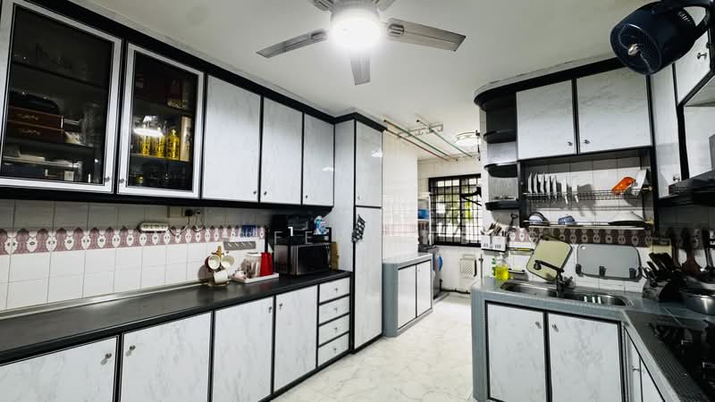 551 Hougang Street 51, 551 Hougang Street 51, 3 Bedrooms, 1,109 sqft, HDB Flat For Sale, by Yin Fern Teng, 500194737 - Kitchen - PropertyGuru.com.sg