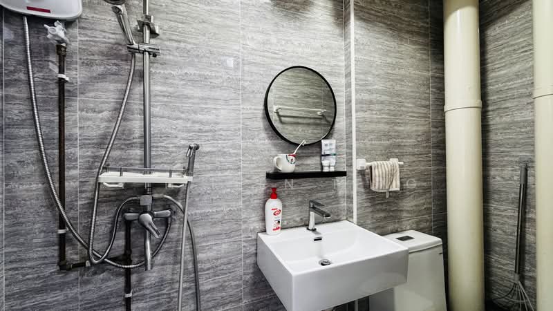 551 Hougang Street 51, 551 Hougang Street 51, 3 Bedrooms, 1,109 sqft, HDB Flat For Sale, by Yin Fern Teng, 500194737 - Bathroom - PropertyGuru.com.sg