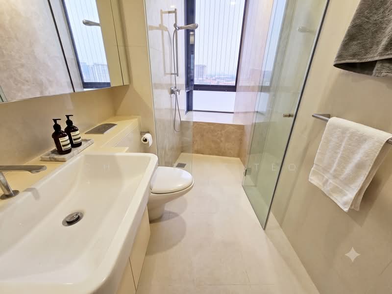 d'Leedon (Former Farrer Court), 15 Leedon Heights, 4 Bedrooms, 2,024 sqft, Condominium For Rent, by Christine Teo, 500194738 - Bathroom - PropertyGuru.com.sg