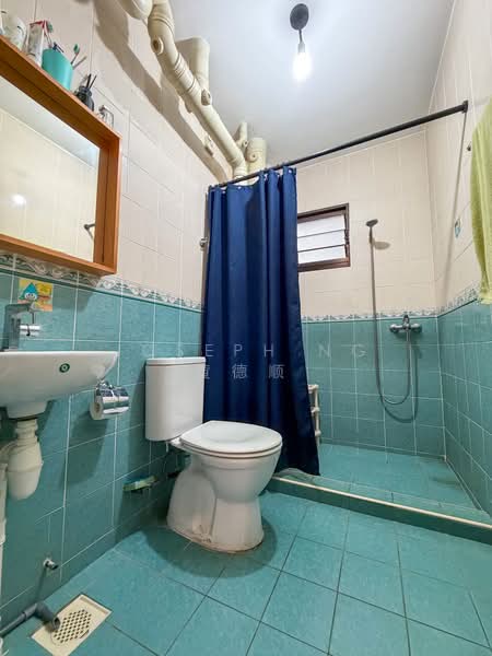 654 Senja Road, 654 Senja Road, 3 Bedrooms, 1,184 sqft, HDB Flat For Sale, by Joseph Ng 黄德顺, 500194743 - Bathroom - PropertyGuru.com.sg