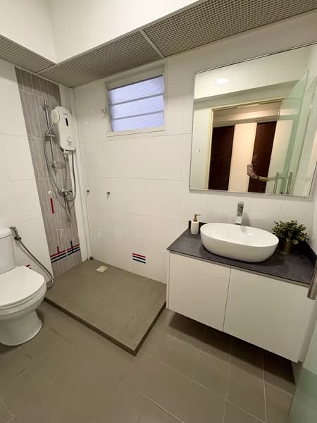 286A Compassvale Crescent, 286A Compassvale Crescent, 3 Bedrooms, 1,216 sqft, HDB Flat For Sale, by Theresa Lee, 500194751 - Common Bathroom - PropertyGuru.com.sg