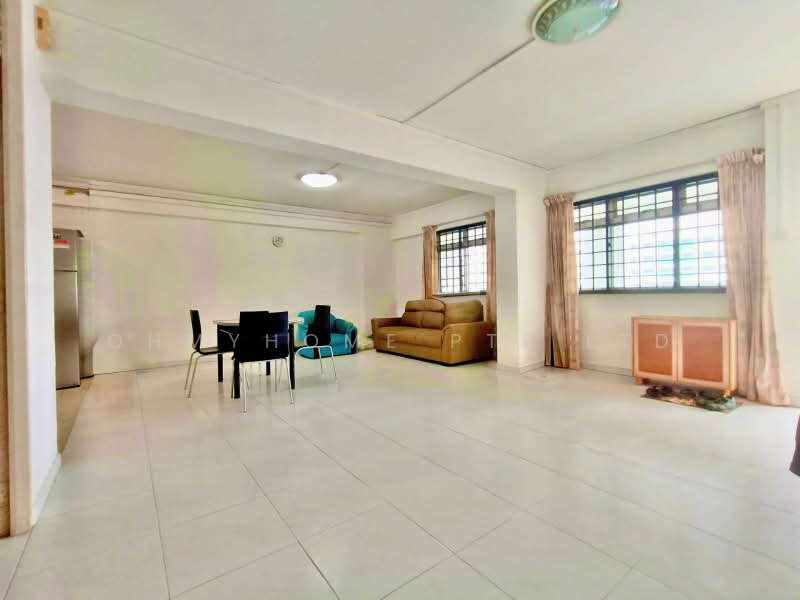 635 Pasir Ris Drive 1, 635 Pasir Ris Drive 1, 3 Bedrooms, 1,119 sqft, HDB Flat For Sale, by AARON LIM, 500194771 - Living Room - PropertyGuru.com.sg