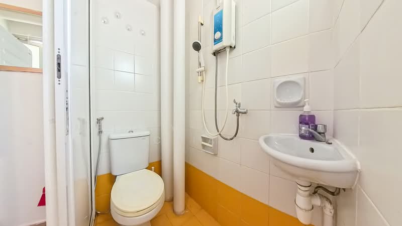 Queens, 16 Stirling Road, Room Rental, 100 sqft, Condominium For Rent, by Melody Azyliae Chiam, 500194785 - PropertyGuru.com.sg