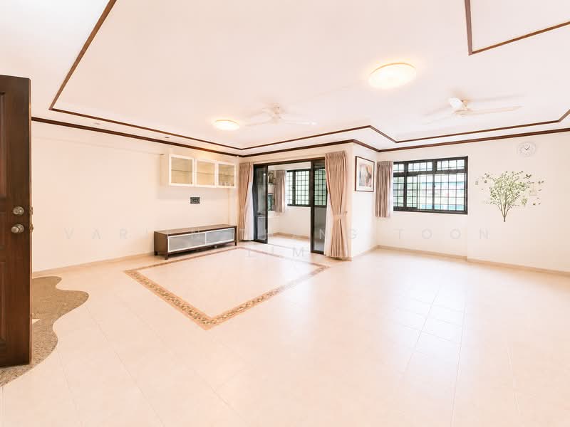 323 Sembawang Close, 323 Sembawang Close, 3 Bedrooms, 1,292 sqft, HDB Flat For Sale, by Varien Thang Toon Lim, 500194789 - Living Room - PropertyGuru.com.sg