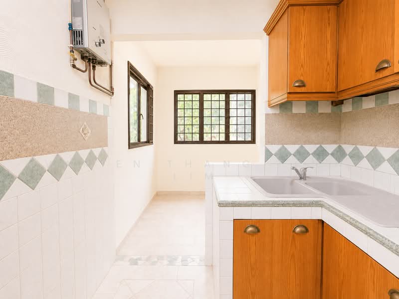 323 Sembawang Close, 323 Sembawang Close, 3 Bedrooms, 1,292 sqft, HDB Flat For Sale, by Varien Thang Toon Lim, 500194789 - Kitchen - PropertyGuru.com.sg