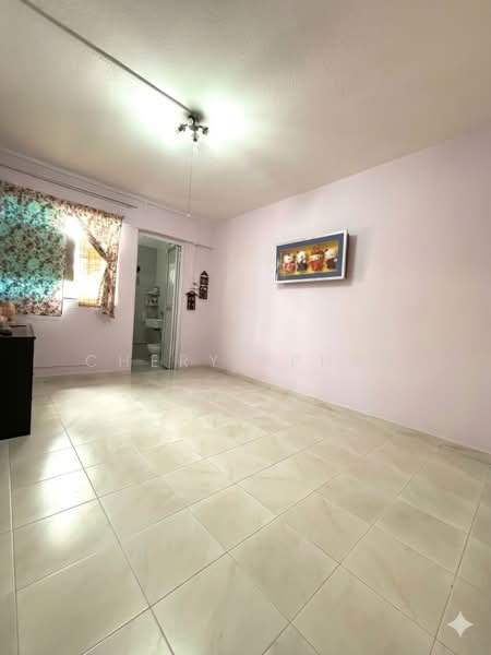 142 Bishan Street 12, 142 Bishan Street 12, 3 Bedrooms, 904 sqft, HDB Flat For Sale, by Cheryl Phua, 500194792 - Master bedroom - PropertyGuru.com.sg