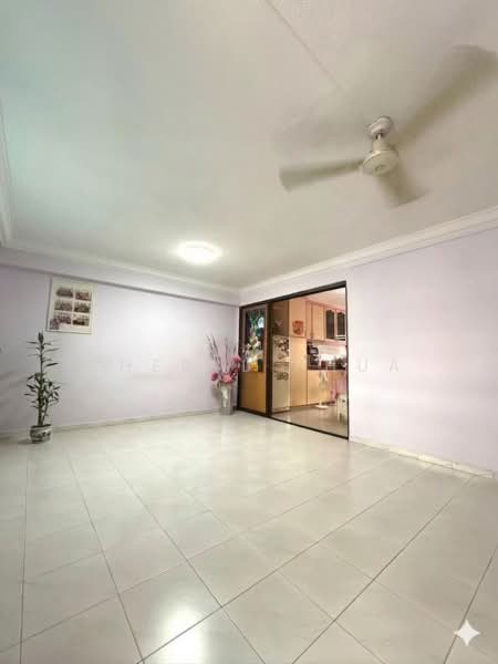 142 Bishan Street 12, 142 Bishan Street 12, 3 Bedrooms, 904 sqft, HDB Flat For Sale, by Cheryl Phua, 500194792 - Living Room - PropertyGuru.com.sg