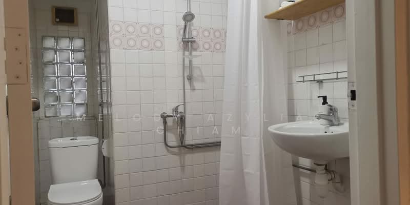 Queensway Tower, 1 Queensway, Room Rental, 100 sqft, Apartment For Rent, by Melody Azyliae Chiam, 500194799 - Bathroom - PropertyGuru.com.sg