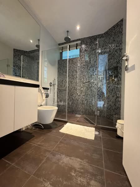 Colonial Style GCB with full tranquility in King Albert Park for rent, , 8 Bedrooms, 11,000 sqft, Good Class Bungalow For Rent, by Tommy Teo, 500194800 - Bathroom - PropertyGuru.com.sg
