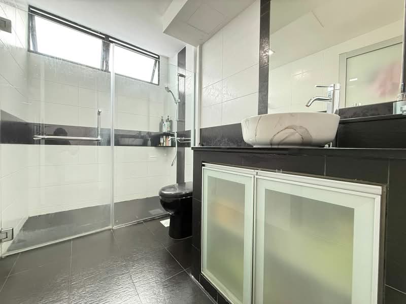 Fernwood Towers, 22 Fernwood Terrace, 3 Bedrooms, 1,649 sqft, Condominium For Sale, by Kavin Kuah, 500194808 - Bathroom - PropertyGuru.com.sg