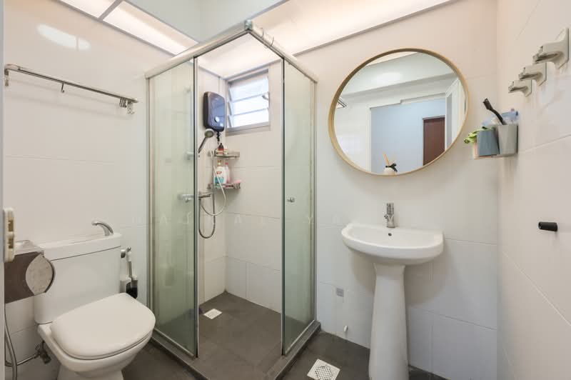 183C Woodlands Street 13, 183C Woodlands Street 13, 3 Bedrooms, 1,001 sqft, HDB Flat For Sale, by Haikal Yahya, 500194809 - Bathroom - PropertyGuru.com.sg
