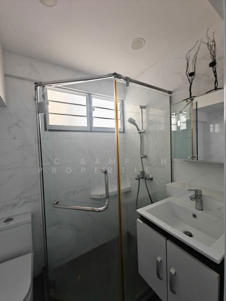149 Bedok Reservoir Road, 149 Bedok Reservoir Road, 3 Bedrooms, 1,120 sqft, HDB Flat For Rent, by REGINA HONG SHU YING, 500194820 - Bathroom - PropertyGuru.com.sg