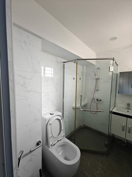 149 Bedok Reservoir Road, 149 Bedok Reservoir Road, 3 Bedrooms, 1,120 sqft, HDB Flat For Rent, by REGINA HONG SHU YING, 500194820 - Bathroom - PropertyGuru.com.sg