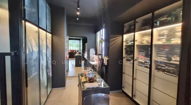 Flamingo Valley, 460 Siglap Road, 5 Bedrooms, 2,960 sqft, Condominium For Sale, by Jacqueline Chong, 500194845 - Walk In closet Two - PropertyGuru.com.sg