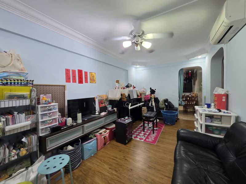 557 Ang Mo Kio Avenue 10, 557 Ang Mo Kio Avenue 10, 2 Bedrooms, 732 sqft, HDB Flat For Rent, by Ivy Cho, 500194853 - Living Room - PropertyGuru.com.sg