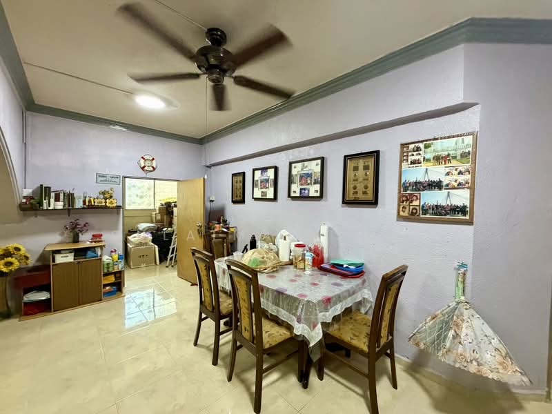 427 Jurong West Avenue 1, 427 Jurong West Avenue 1, 3 Bedrooms, 1,453 sqft, HDB Flat For Sale, by Sulaiman Saad, 500194854 - Dining Room - PropertyGuru.com.sg